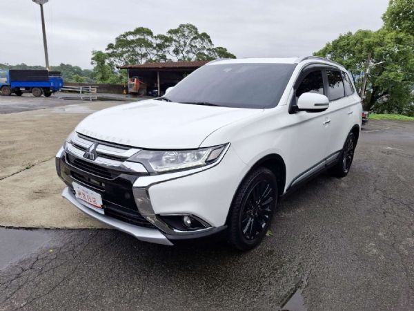 MITSUBISHI OUTLANDER 照片1