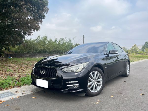 Q50 後驅211P  跟車/環景/盲點 照片1